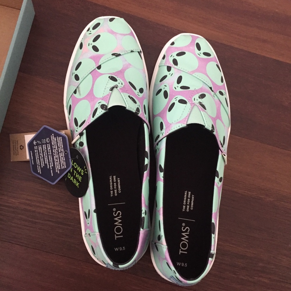 Toms Glow In The Dark Alien Slip On Shoes NIB - Picture 8 of 9